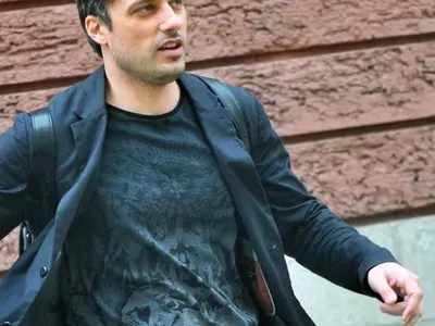 Коледно: Голям пакет за Владо Карамазов