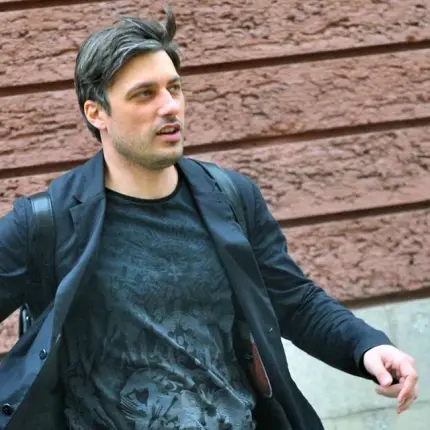 Коледно: Голям пакет за Владо Карамазов