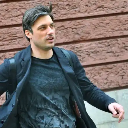 Коледно: Голям пакет за Владо Карамазов