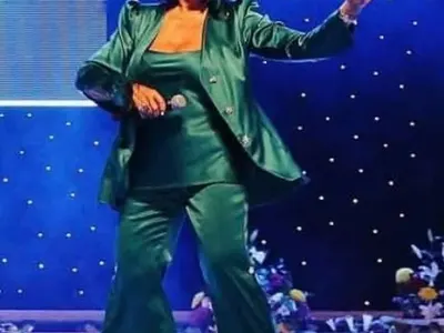 Лорд Евгени Минчев: Зейнеб на матура за вечерно облекло, Йорданка Христова - партизан за бой се стяга и още + СНИМКИ