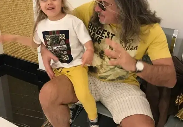 Маги Халваджиян прави внука оператор