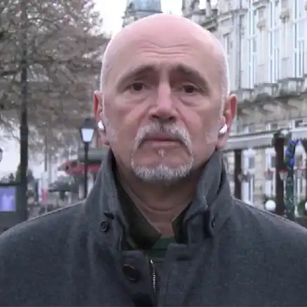 Милионер, последовател на Буда е новият министър на транспорта (Снимка на младата му половинка)