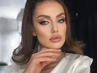 Мис България Марина Войкова майстори гривни! (Вижте ги)