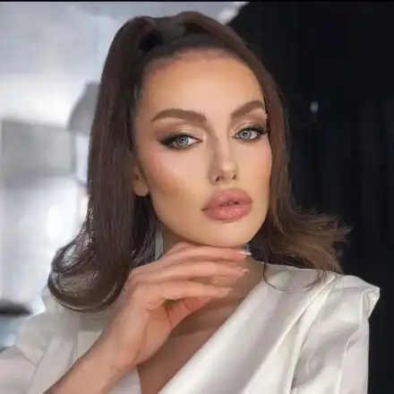 Мис България Марина Войкова майстори гривни! (Вижте ги)