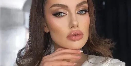 Мис България Марина Войкова майстори гривни! (Вижте ги)