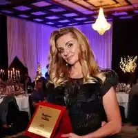 Мисис България тича с принца на Дубай! Получи приз за най-успешна носителка на титлата (СНИМКИ)