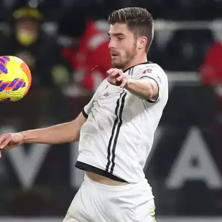 Националът Петко хлътна по красива волейболистка (Снимки)