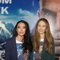 Над 700 души уважиха двойната премиера на \"Отново съм тук\" за алпиниста Боян Петров