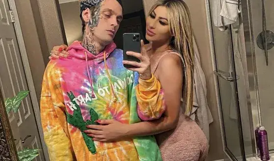 Нашенка избяга от брата на певец от „Бекстрийт Бойс“, след като му роди дете