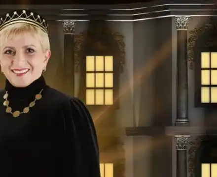 Николина Чакърдъкова с внуче на Коледа! Щерка й роди бебе Силвия