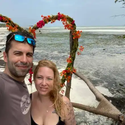 Новата премиерша – татуирана канадка! Жената до Кирил Петков е екцентрична бунтарка