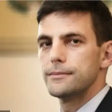 Новият шеф на парламента женен за адвокатка (СНИМКИ)