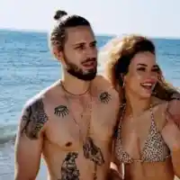 Обиждат гаджето на Папи Ханс заради грозни зъби