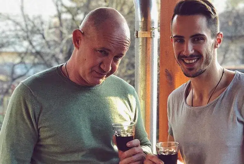 Още един „мъжкар” : Наум Шопов пие и кара