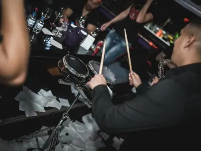 Отвори врати най-новият лидер на нощна София! (СНИМКИ)