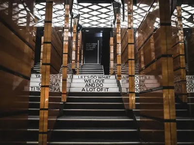 Отвори врати най-новият лидер на нощна София! (СНИМКИ)