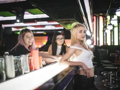 Отвори врати най-новият лидер на нощна София! (СНИМКИ)