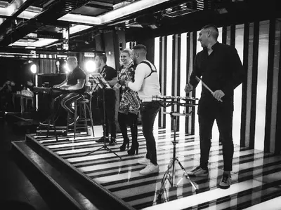 Отвори врати най-новият лидер на нощна София! (СНИМКИ)