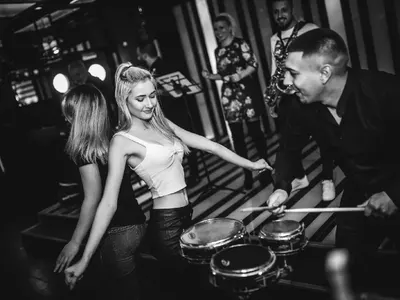 Отвори врати най-новият лидер на нощна София! (СНИМКИ)