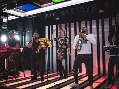 Отвори врати най-новият лидер на нощна София! (СНИМКИ)