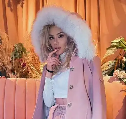 Предложиха брак на фолк певицата Лидия! (ФОТО в галерия)