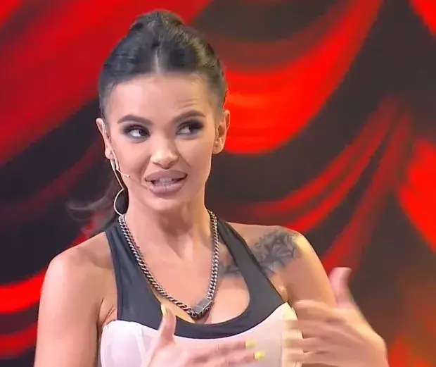 Рачков се отърка в Мара Отварачката