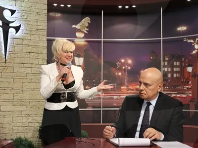 Сашка не получила и стотинка  помощ от Дългия (Певицата страдала когато той се гаврел в ефир с нея)