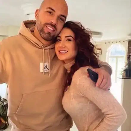 Щерката на Боби Михайлов се гушка с батко Ники (Фото)