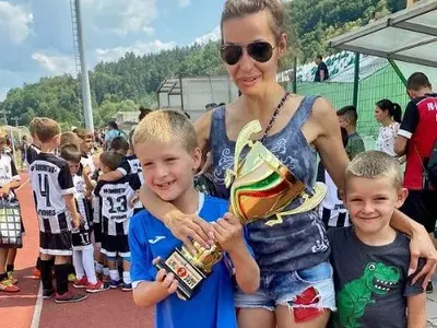 Синовете на Диана Габровска звезди в „Левски“! Кандидат-кметица Момин проход отглежда голмайстори