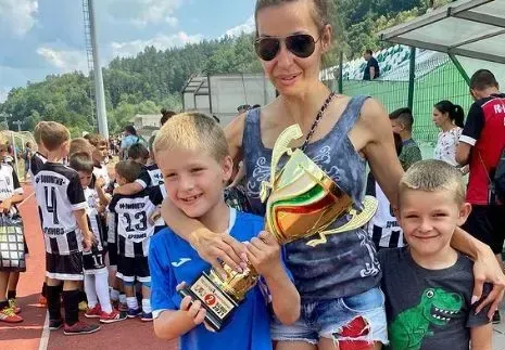 Синовете на Диана Габровска звезди в „Левски“! Кандидат-кметица Момин проход отглежда голмайстори