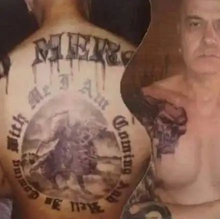 Слави дамгосал  екипа си с  татуировки