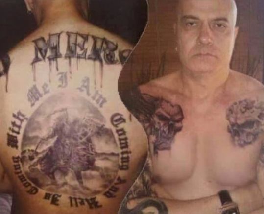 Слави дамгосал екипа си с татуировки