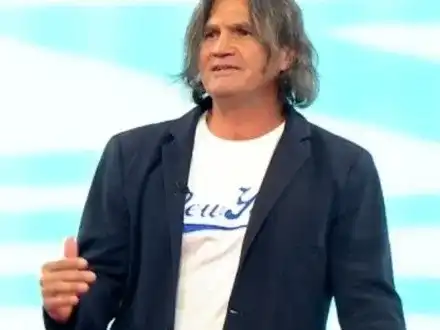 След Зуека: И Влади Априлов бяга в чужбина