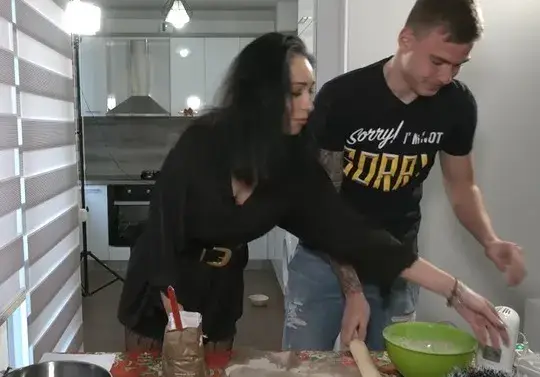 Светльо Вуцов крие гаджето си – ослепителна брюнетка