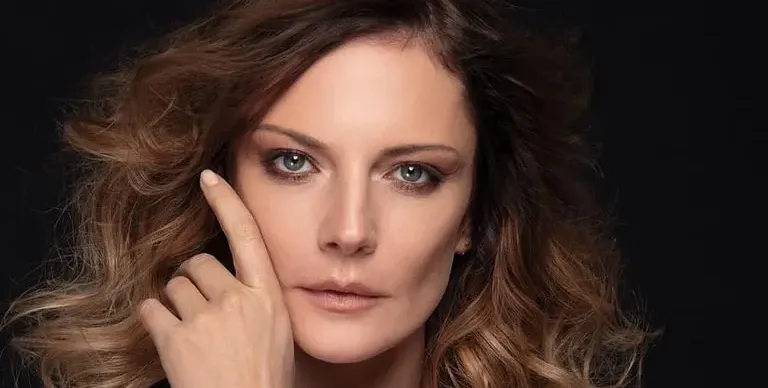 Теодора Духовникова разцъфна на 44, запознала се с мъжа си по монокини