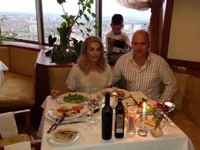 Тишо на Венета  олися и се ошишка