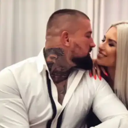 Тита се обясни в любов на половинката си