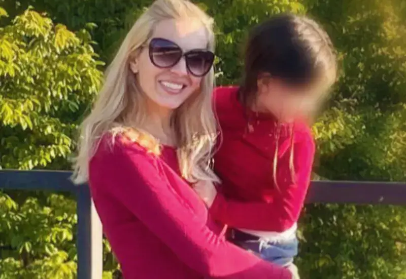 Върнаха детето на Мисис България Екатерина Велчева