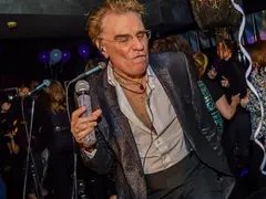 Васил Найденов не се разделя с куфарчето си