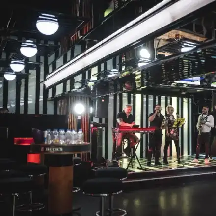 Вход свободен, студенти! My club разбива с щуро парти за 8 декември