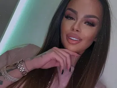 Замогна се: След бомбите, Сузанита смени и ченето