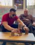 Шише ракия не можа да се опъне на Фънки и Коцето! Басистът празнува рожден ден с певеца