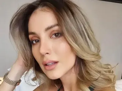 Алекс Петканова се размечта за Дубай по бански! (СНИМКИ)