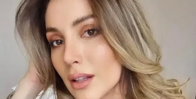 Алекс Петканова се размечта за Дубай по бански! (СНИМКИ)