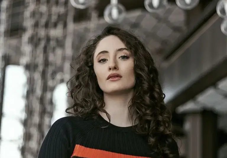 Алма вече е рижава