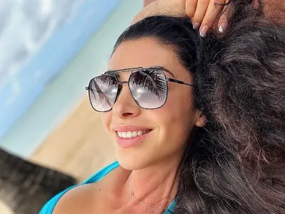 Биляна Йотовска се люлее в океана