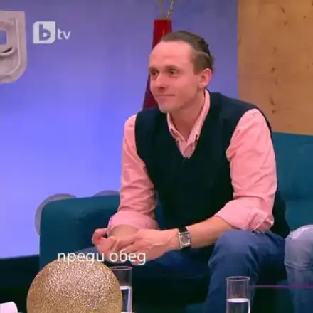 Братята-актьори Дарин и Деян Ангелови миели по 1000 чинии в казармата