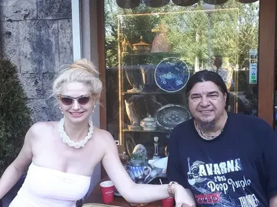 Дана от „Татковци” отцепила улица заради мъжа си