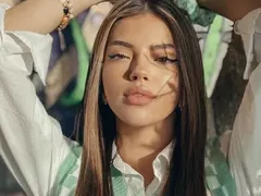 Дара си прави масажи с мед