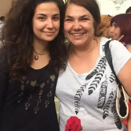 Дъщерята на Марта Вачкова стана художник! Рада рисува за Театъра на Армията